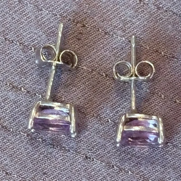 Gorgeous!!! Vintage Rare Authentic Amethyst Stud Basket Earrings set in Silver - Picture 5 of 10